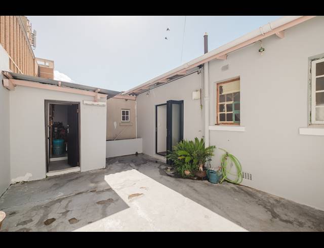 3 BEDROOM HOUSE FOR SALE IN SEA POINT